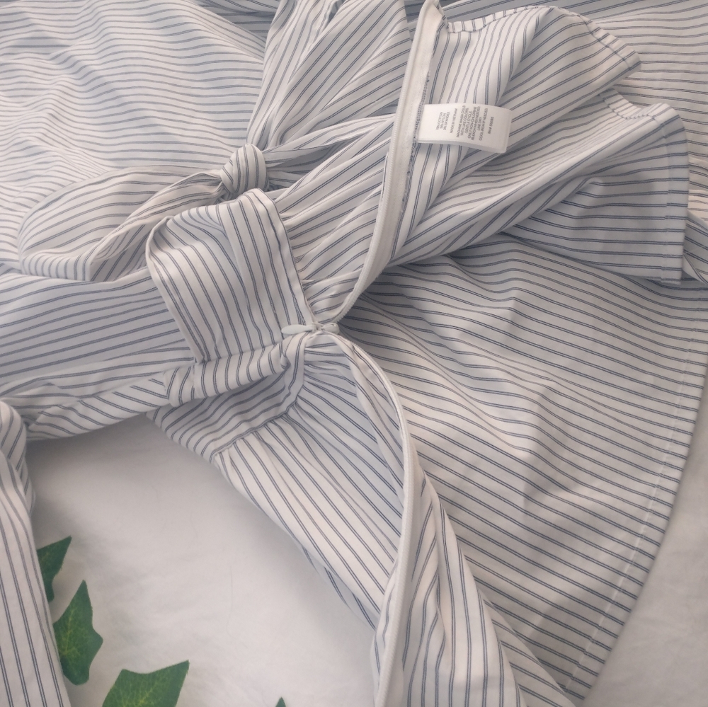 Pillow Sleeve Blouse - Picture 4 of 6